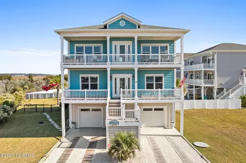 2 Raleigh St, Ocean Isle Beach, NC 28469