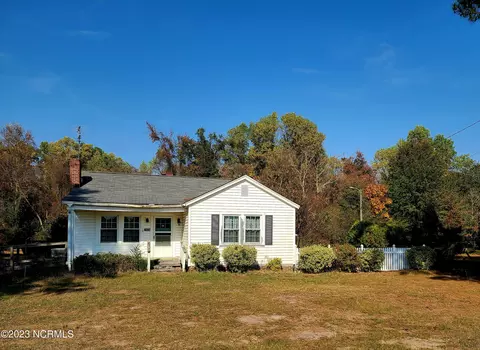 1522 High House Rd, Clinton, NC 28328