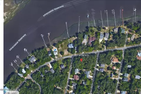 2807 W Yacht Dr, Oak Island, NC 28465