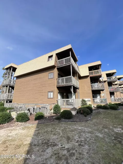 209 Lake Place Condo Dr, White Lake, NC 28337
