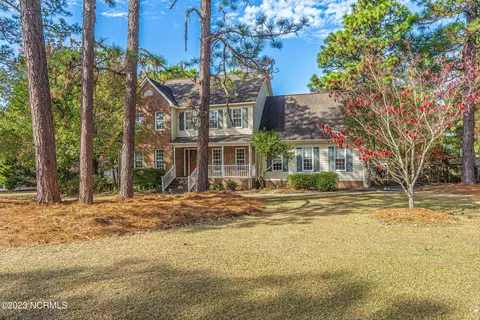 155 Broadmeade Dr, Southern Pines, NC 28387