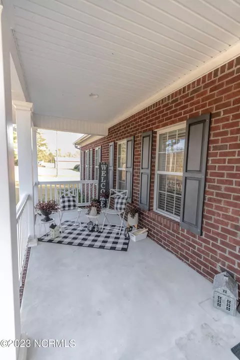 3887 Burgaw Hwy, Jacksonville, NC 28540