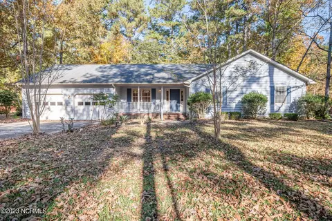 3006 Peppercorn Rd, New Bern, NC 28562