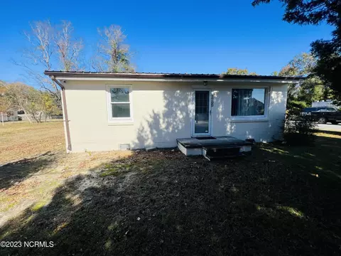 1700 Aycock Ave, New Bern, NC 28562