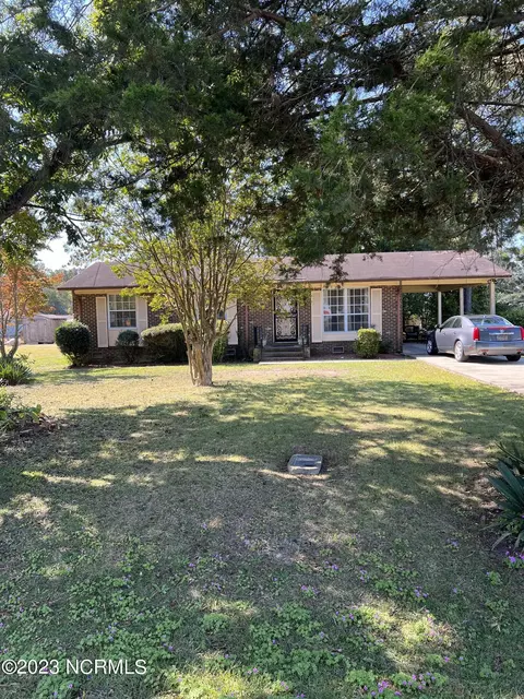1303 Stewartsville Rd, Laurinburg, NC 28352