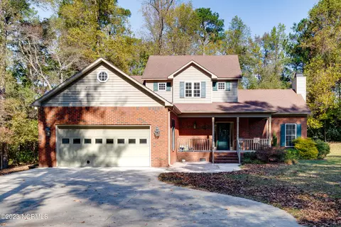 209 Washington Cir, Wallace, NC 28466