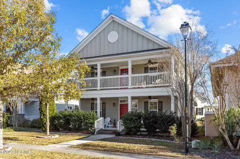302 Hedrick St, Beaufort, NC 28516
