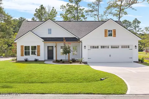 65 Pinewood Dr, Carolina Shores, NC 28467
