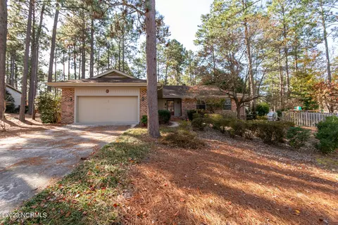 6 Glen Eagles Ln, Pinehurst, NC 28374