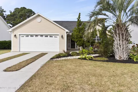 4879 Beech Tree Dr SE, Southport, NC 28461