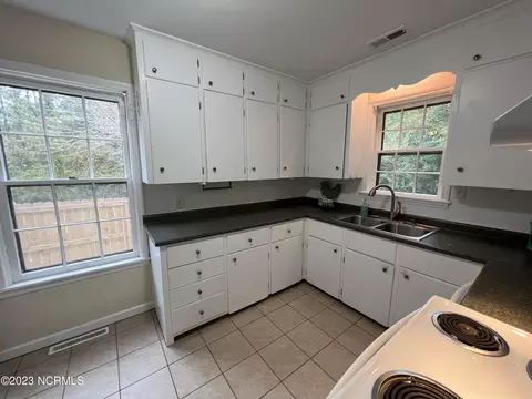 1007 E Main St, Aberdeen, NC 28315 photo 13