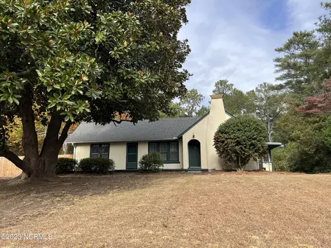1007 E Main St, Aberdeen, NC 28315 photo 2