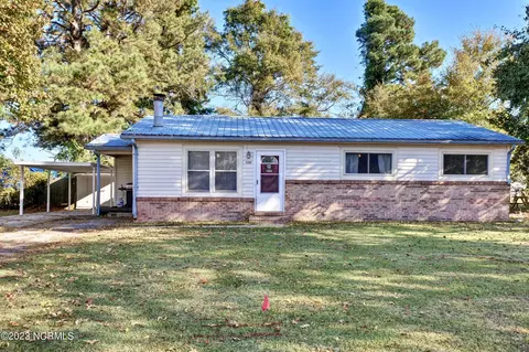 109 Pecan Ln, Jacksonville, NC 28546