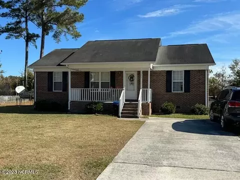 1305 Brentwood Dr, Kinston, NC 28504