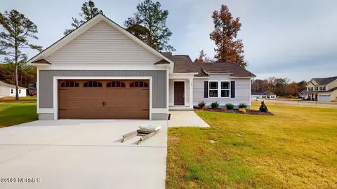 301 Phillips Ridge Ln, Goldsboro, NC 27530