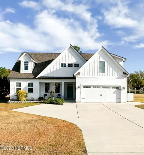1200 Caracara Dr, New Bern, NC 28560