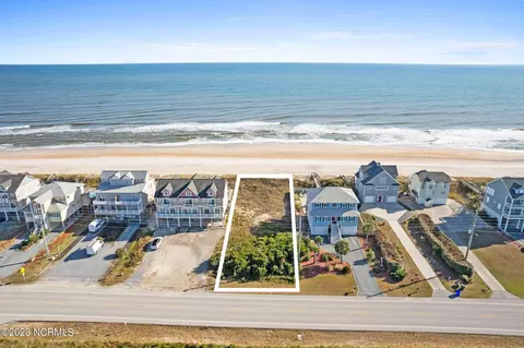 3862 Island Dr, North Topsail Beach, NC 28460