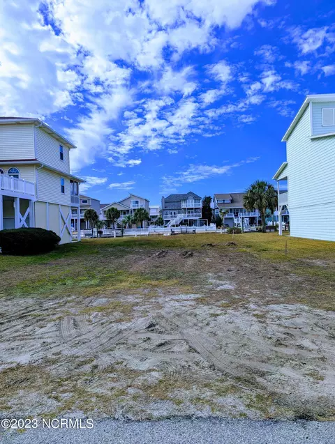 9 Dare St, Ocean Isle Beach, NC 28469