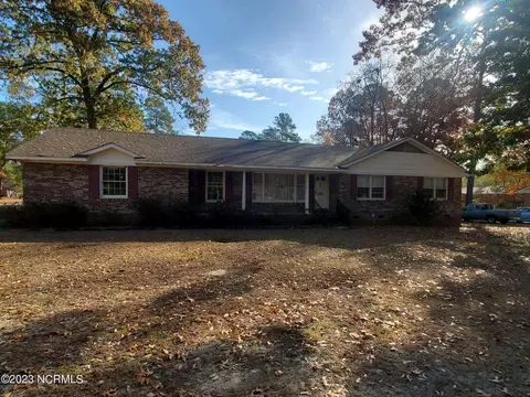 12201 Rosewood St, Laurinburg, NC 28352