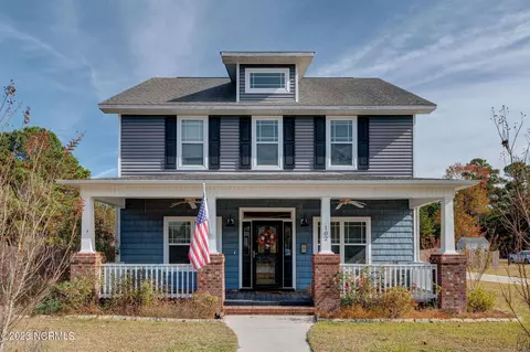 102 Rivendale Dr, Jacksonville, NC 28546