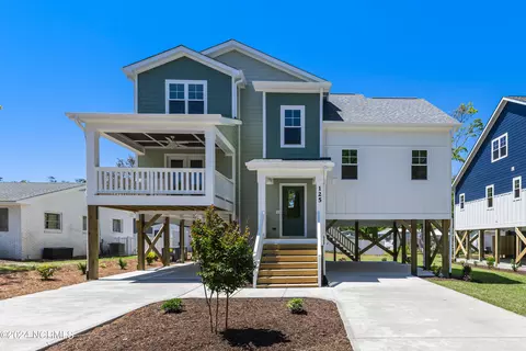 125 NE 79th St, Oak Island, NC 28465