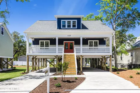 127 NE 79th St, Oak Island, NC 28465