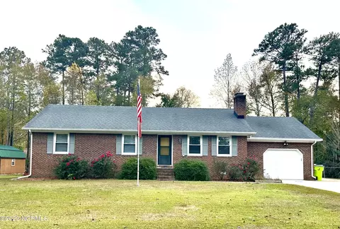 214 Cambridge Ct, Havelock, NC 28532