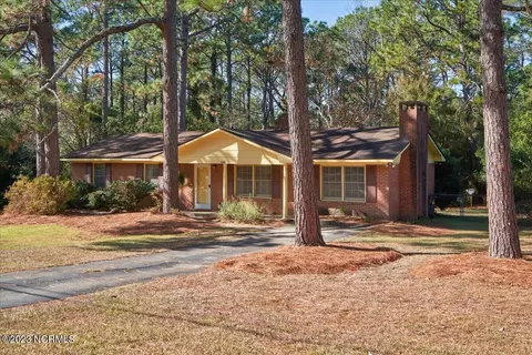 660 N Page St, Southern Pines, NC 28387