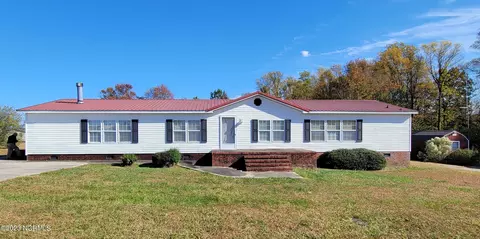 102 Carla Ann Dr, Pikeville, NC 27863