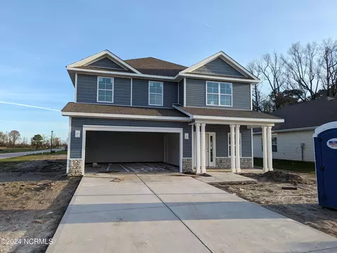 901 Eakins Ln, Richlands, NC 28574