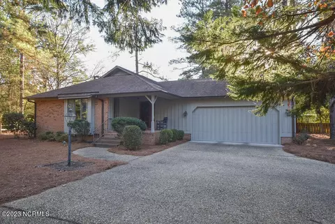 185 Tamarisk Ln, Pinehurst, NC 28374