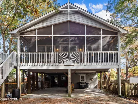 103 Bayshore Dr, Sneads Ferry, NC 28460