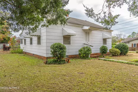 718 Poplar St, Rockingham, NC 28379
