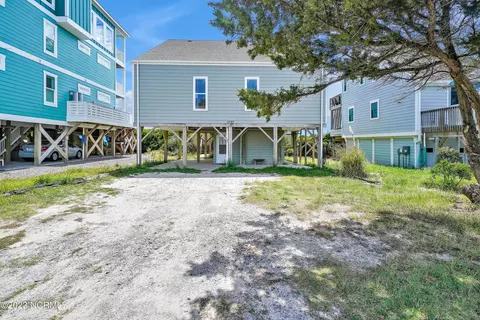 5727 W Beach Dr, Oak Island, NC 28465