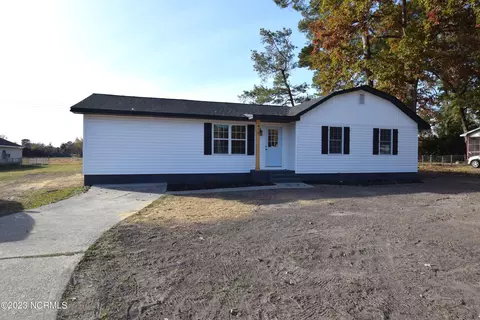 419 Central Dr, Snow Hill, NC 28580