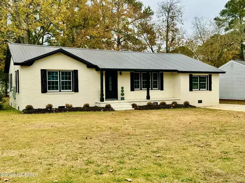 203 Sunset Dr, Williamston, NC 27892