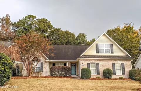 8832 Plantation Landing Dr, Wilmington, NC 28411
