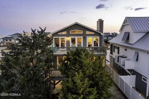 2702 W Pelican Dr, Oak Island, NC 28465