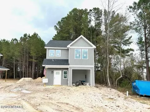 810 W Bridgers St Ext, Burgaw, NC 28425