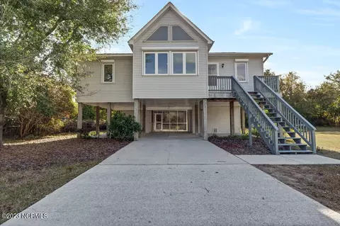 415 Charlotte Ave, Carolina Beach, NC 28428