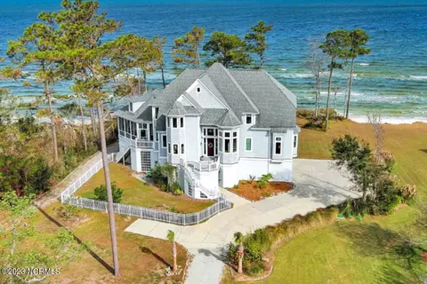175 Herring Pond Ct, Beaufort, NC 28516