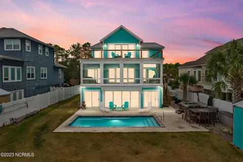 406 W Yacht Dr, Oak Island, NC 28465