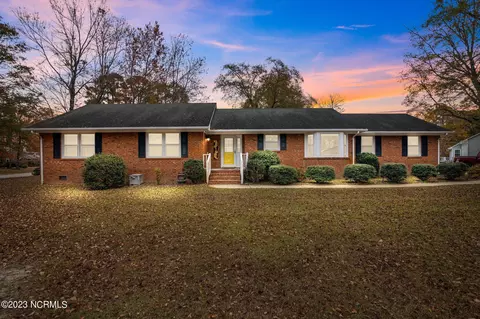 601 Winged Foot Ct, New Bern, NC 28562
