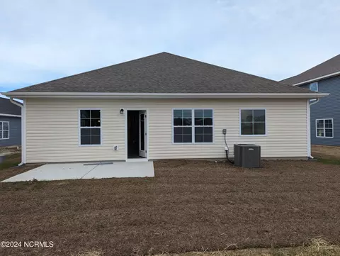Exterior - 903 Eakins Ln, Richlands, NC 28574 photo 3 of 3