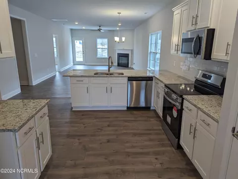 Kitchen - 903 Eakins Ln, Richlands, NC 28574 photo 1 of 3