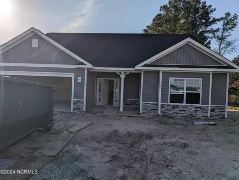 774 Greenwich Pl, Richlands, NC 28574