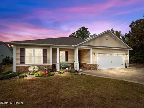 100 Captains Pointe, Sneads Ferry, NC 28460