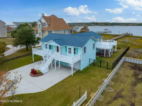 155 Big Hammock Point Rd, Sneads Ferry, NC 28460