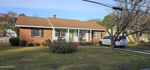 1401 E 14th St, Lumberton, NC 28358