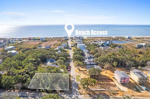 1 SE 67th St, Oak Island, NC 28465